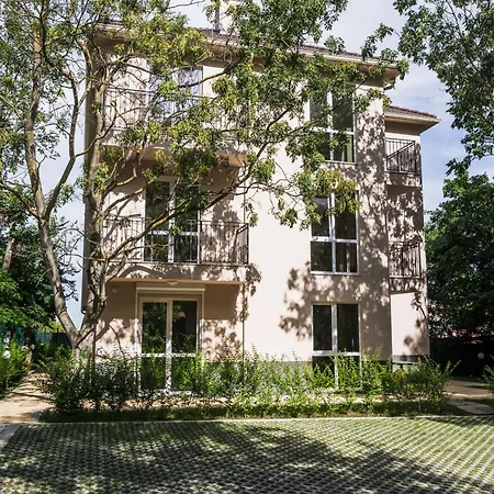Holiday home Garden Fichoza 1 - 80 M From The Varna